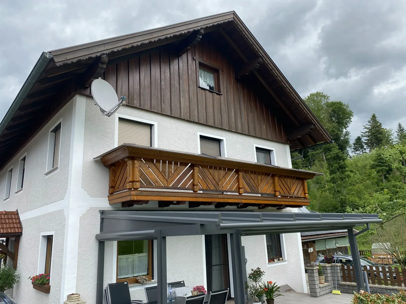 Painted facade and refurbished wooden window frames (11) – A&G Premium Service, Salzburg
