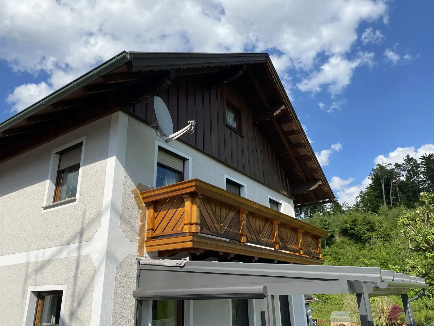Painted facade and refurbished wooden window frames (13) – A&G Premium Service, Salzburg